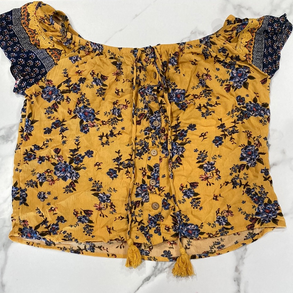 No boundaries shirt/top